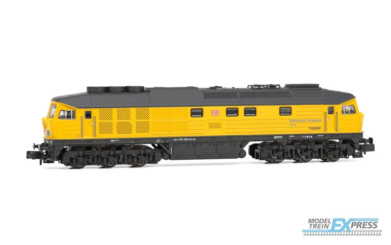 Arnold 2601 DB Bahnbau, diesel locomotive 233 493-6, yellow livery, ep. VI