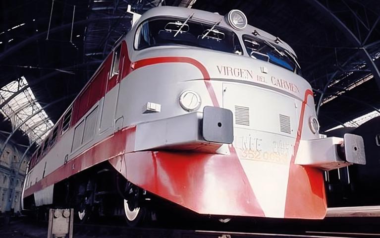 Arnold 2672D RENFE, diesel locomotive 2005T "Virgen del Carmen", original livery, ep. III, DCC Digital