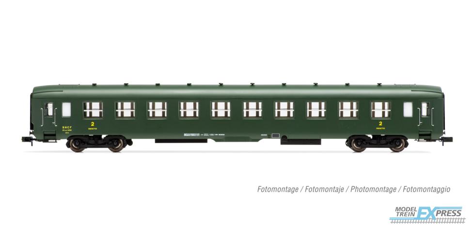 Arnold 4384 SNCF, DEV AO couchette coach B10c10, green, ep. III