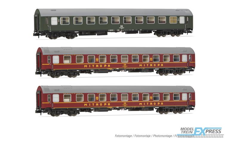 Arnold 4423 DR, 3-unit pack OSShD type B coaches, "Spree-Alpen-Express", set 1 of 2, green and red livery, ep. IV, 1 x Bc + 2 x WLAB