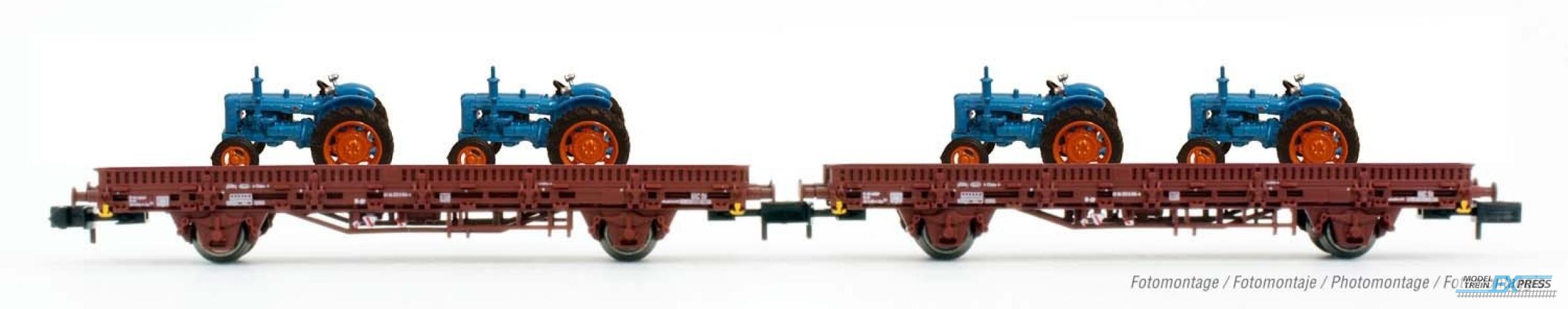 Arnold 6489 FS, 2-unit pack PP (Ks) wagons, loaded with 4 blue tractors, period III-IV