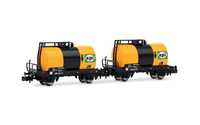 Arnold 6747 FS, 2-unit pack 2-axle tank wagons "Api", ep. IV