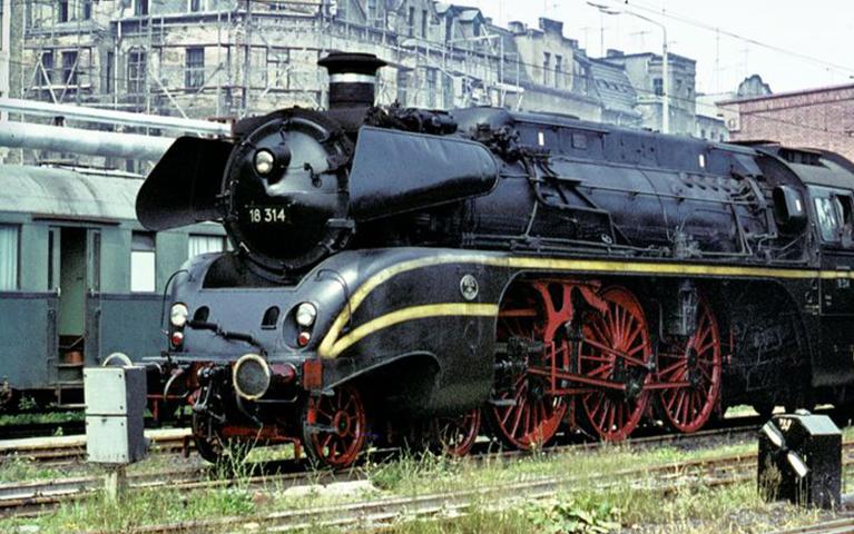 Arnold 9077HM DR, 18 314 coal fired, green w/o white line on cabin, green smoke deflectors, ep. III, BLE Sound