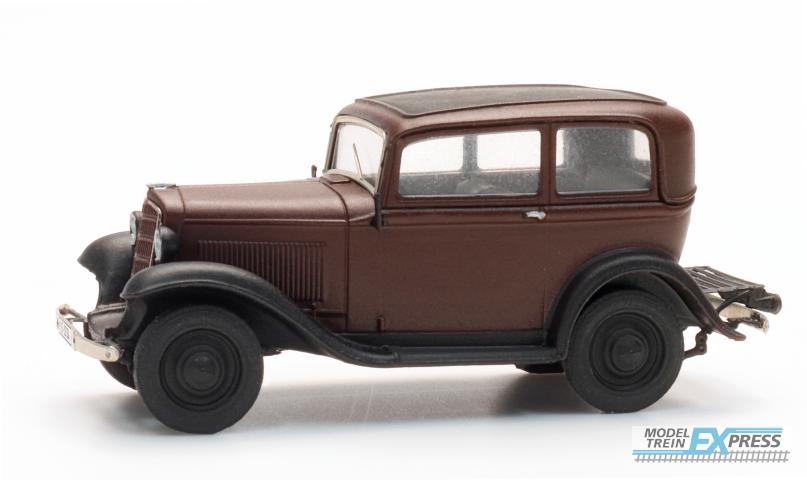 Artitec 387.645 Opel P4 sedan, bruin