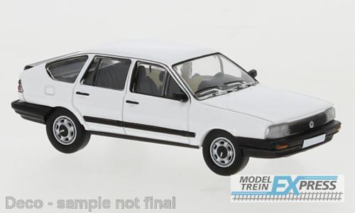 Brekina 870408 VW Passat B2 weiss, 1985,