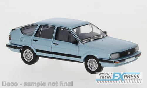 Brekina 870410 VW Passat B2 Trophy metallic hellblau, 1985,