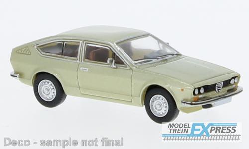 Brekina 870426 Alfa Romeo Alfetta GT metallic hellgrün, 1974,