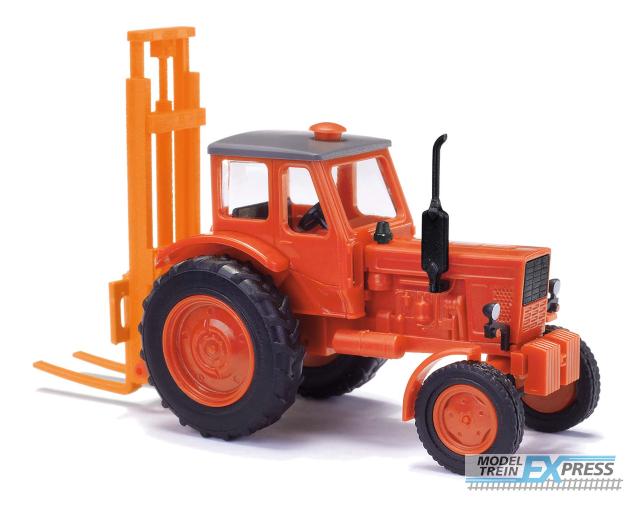 Busch autos 51353 1/87 TRAKTOR BELARUS MTS-50 HECKLIFT 1961