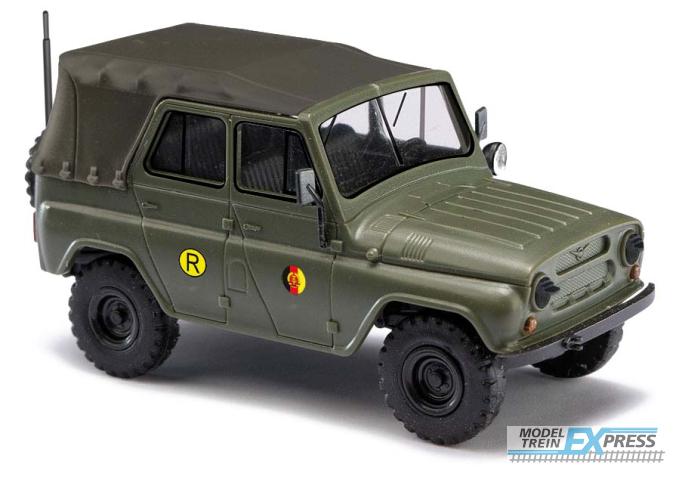 Busch autos 52117 1/87 UAZ 469 NVA REGULIERFAHRZEUG 1972