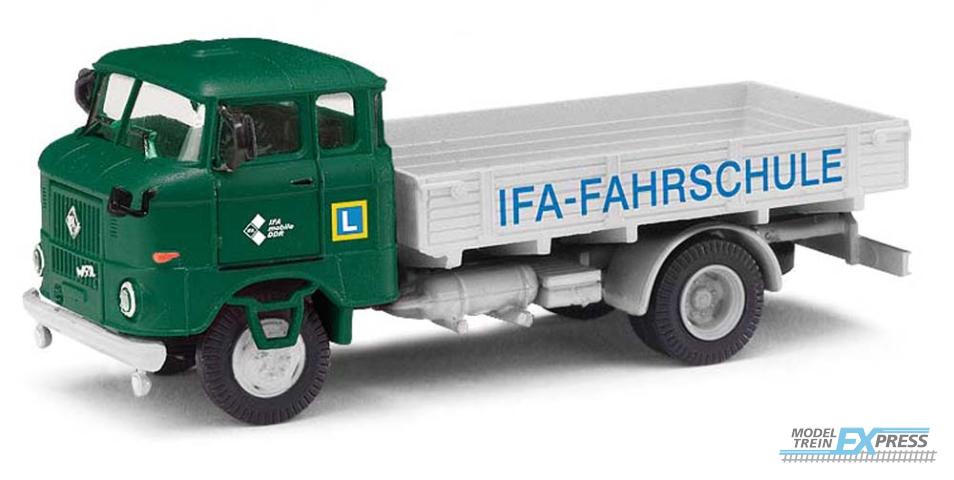 Busch autos 95154 1/87 IFA W50 L FP IFA FAHRSCHULE