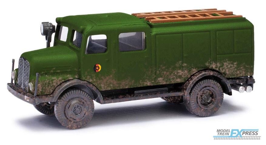 Busch autos 95621 1/87 IFA S4000 TLF NVA VERSCHMUTZT GRÜN 1965