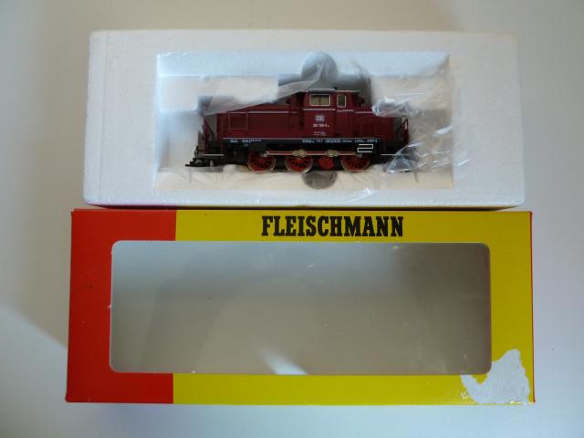 Fleischmann gebruikt materiaal 4225 DB diesellok BR 261, in goede staat, in doos