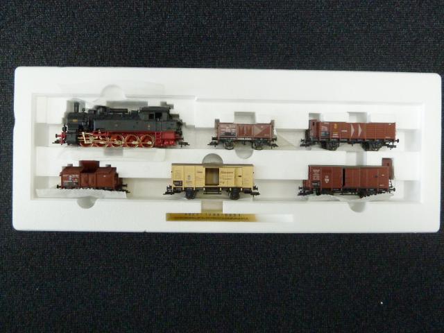 Fleischmann gebruikt materiaal 4886 Treinset "80 Jahre Deutscher Staatsbahnwagen", met stoomloc en 5 goederenwagons, K.P.E.V. Ep. I, nieuw in doos