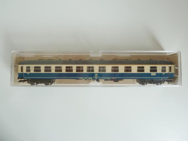Fleischmann gebruikt materiaal 5611 DB sneltreinrijtuig oceaanblauw/beige 1e/2e klasse, in goede staat, in doos