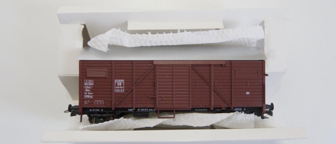 Gebruikt Materiaal Overige Merken 16086 Sachsenmodelle DB geloten goederenwagon "Bremen", in goede staat, in doos