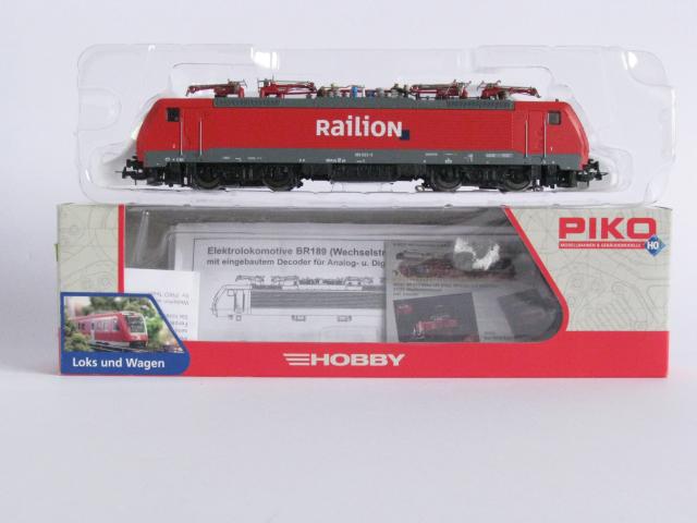 Gebruikt Materiaal Overige Merken 57254 Piko ~E-Lok BR 189 Railion V + lastg. Dec
