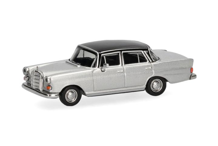 Herpa 430739-005 Mercedes Benz 200 Heckflosse, zilver metallic