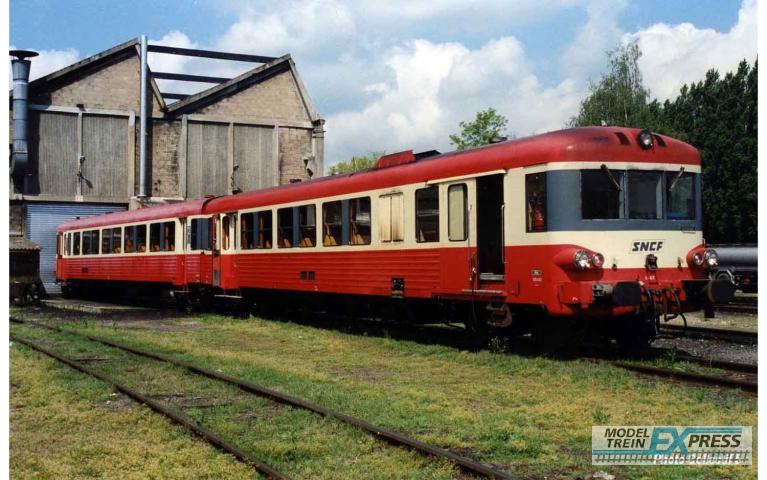 Jouef 2610 SNCF, 2-unit railcar EAD X 4500 (XBD 4531 + XRAB 8529), red and cream livery, ep. III-IV