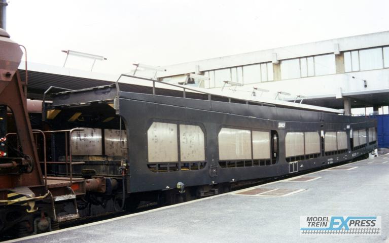 Jouef 4209 SNCF, DD DEV 66 car transporter, protective lateral grills, green w. white Encadré logo, ep. IV-V