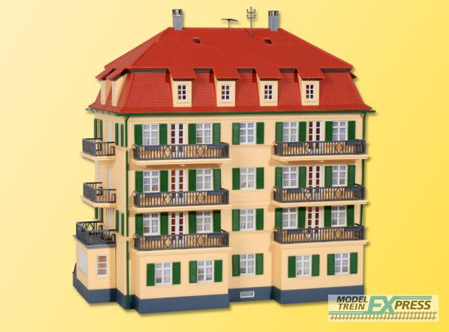 Kibri 38354 H0 Mehrfamilienhaus mit Balkon