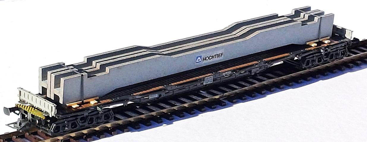 Loewe Wagonladingen 2444 Belading Betonbalk Hochtief 200 mm