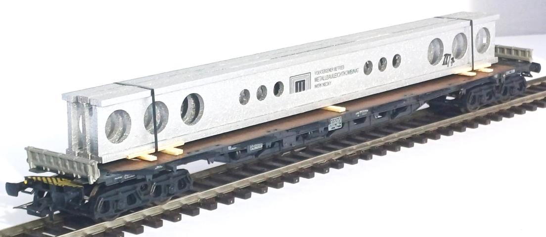 Loewe Wagonladingen 2462 Belading dakdragers VEB Niesky 200 mm