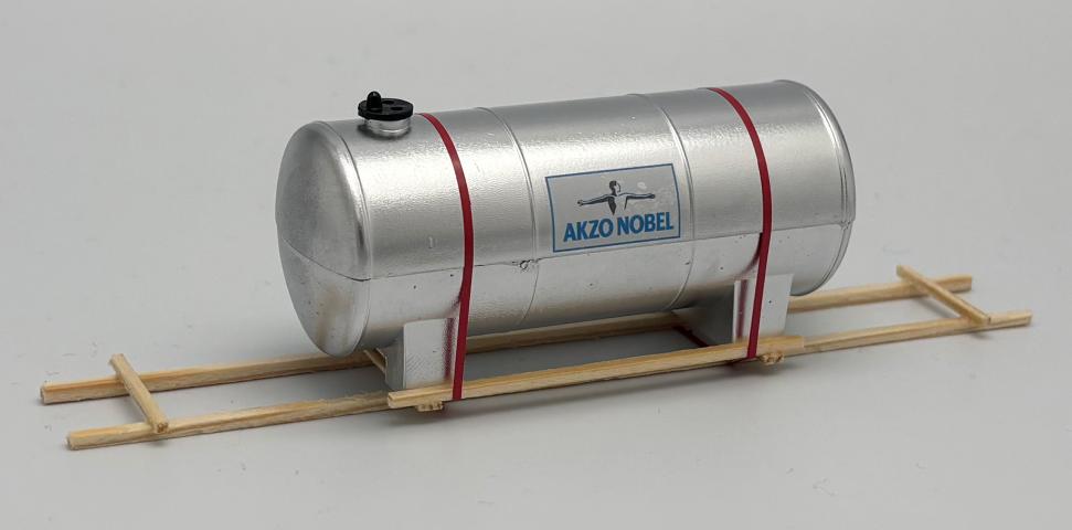 Loewe Wagonladingen 2512 Belading grote ketel Akzo Nobel 140 mm