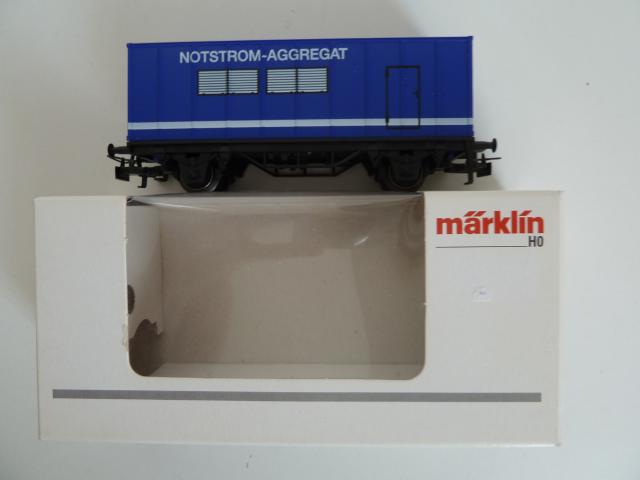 Marklin gebruikt materiaal 00758-05 Platte wagon met container "Notstrom-Aggregat", in goede staat, in doos