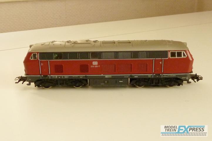 Marklin gebruikt materiaal 3075 Diesellocomotief BR 216 025-7 van de DB digitaal met hoogvermogen motor in goede staat zonder doos