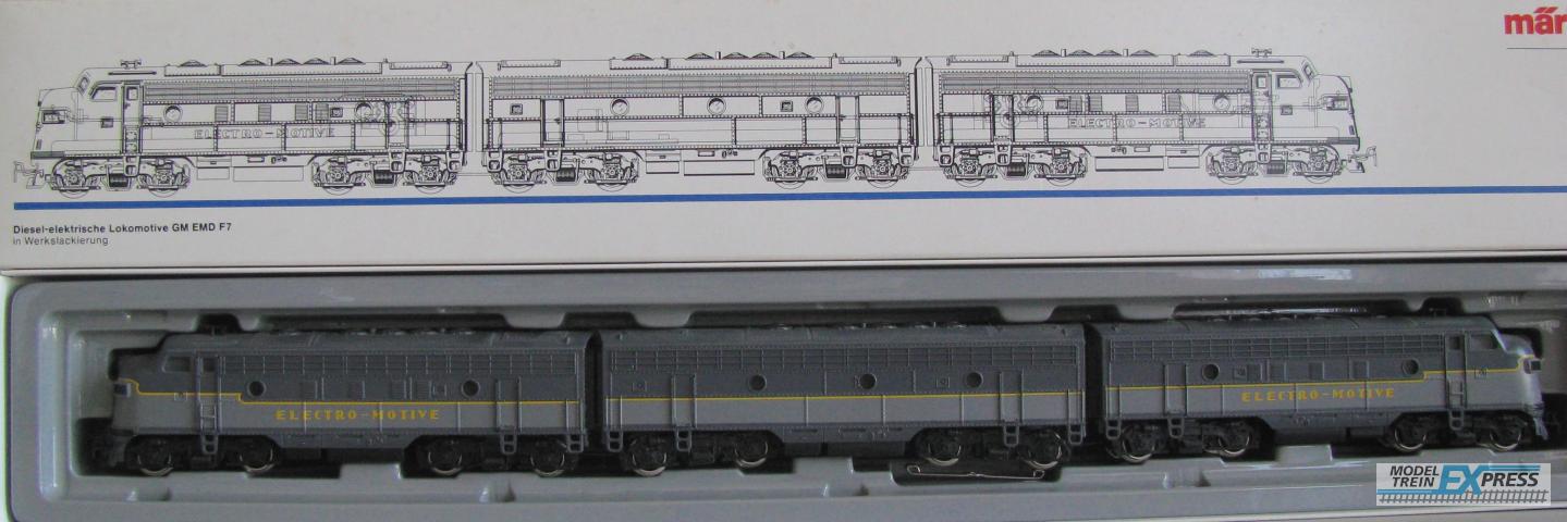 Marklin gebruikt materiaal 3349 Marklin 3-delige diesellok GM EMD F7 "Electro Motive"" gebruikt in doos