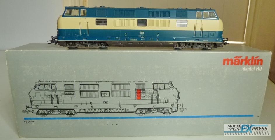 Marklin gebruikt materiaal 3681 Marklin Dieselloc BR 221 van de DB Tijdperk IV in doos