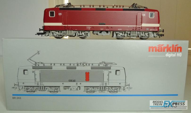 Marklin gebruikt materiaal 3743 Marklin Elektrische locomotief – BR 243 – DR z.g.a.n in doos