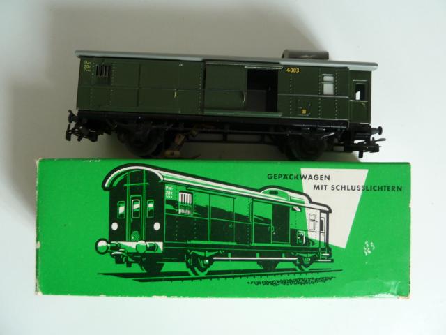 Marklin gebruikt materiaal 4041 2-assige bagagewagen, in doos