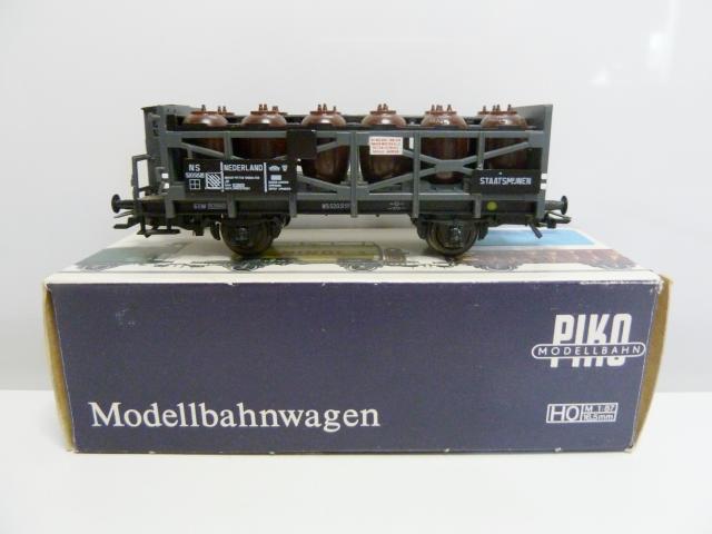 Piko gebruikt materiaal 6454 NS zuurwagon, in goede staat, in doos