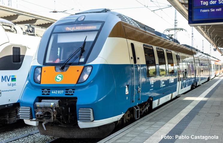 Piko 21824 E-Triebzug BR 442 837 5-tlg. S-Bahn Rostock DB AG VI + DSS 8pol.