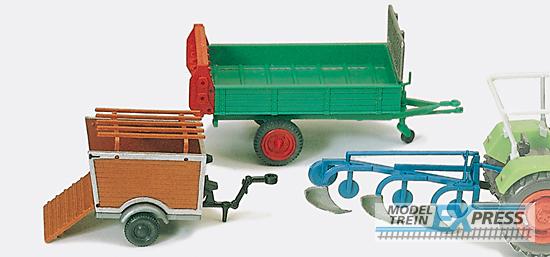 Preiser 17918 Anbaupflug. Dungstreuer. Angänger Schweinetransport. Fertigmodelle