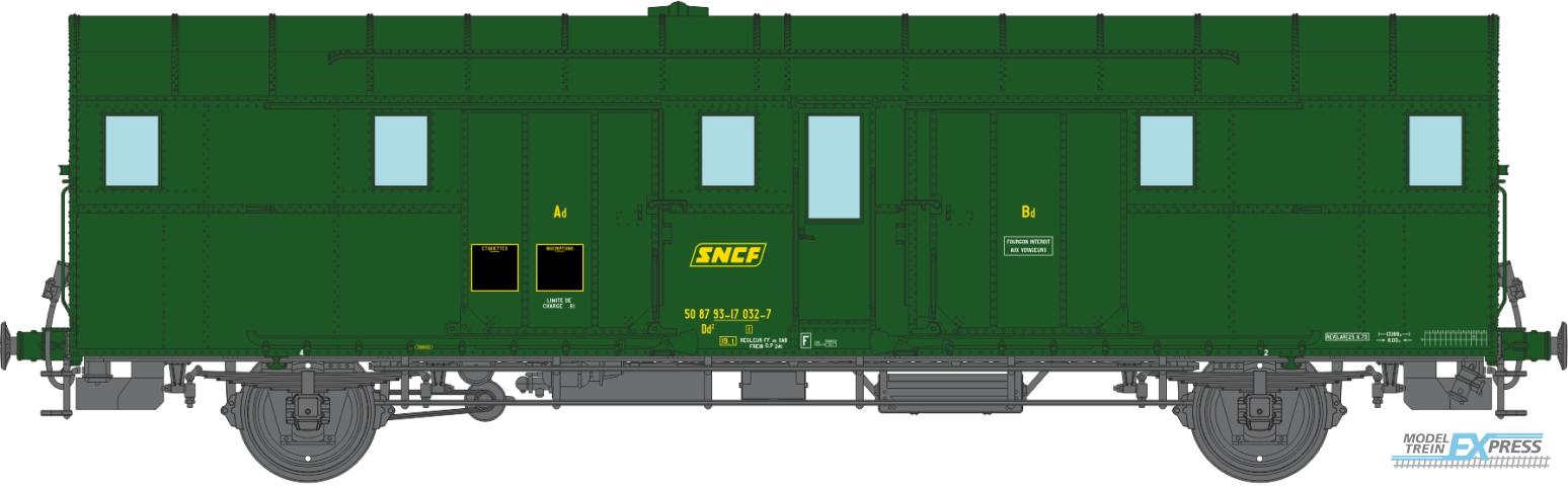 REE models VB-333 OCEM 32 Luggage Van, 301 green, without headlight, 1500V cable South-East SNCF Ep.IV