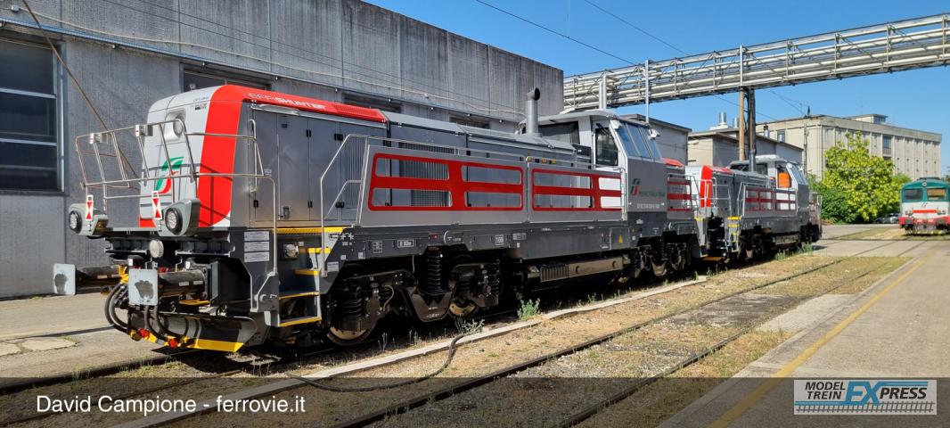Rivarossi 2900S Mercitalia Rail Effishunter 1000 silver livery with red stripes, DCC Sound