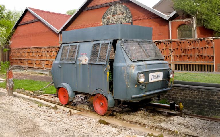 Rivarossi 9008D Draisina Fiat 500 with low lamps, grey, with grills and machine gun in the roof, with DCC Decoder
