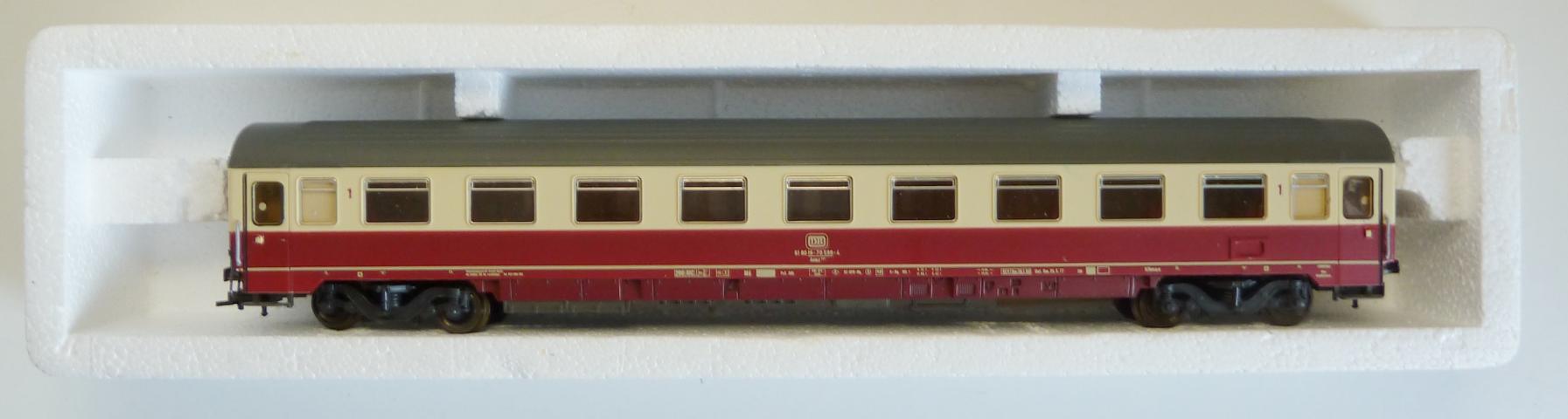 Roco gebruikt materiaal 4236B DB sneltreinrijtuig 1e klasse, crème/rood, lengte 1:100, in goede staat, in doos