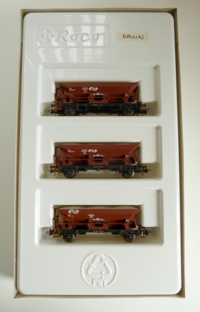 Roco gebruikt materiaal 44038 Roco set van 3 NS onderlossers met grindlading, zgan in doos