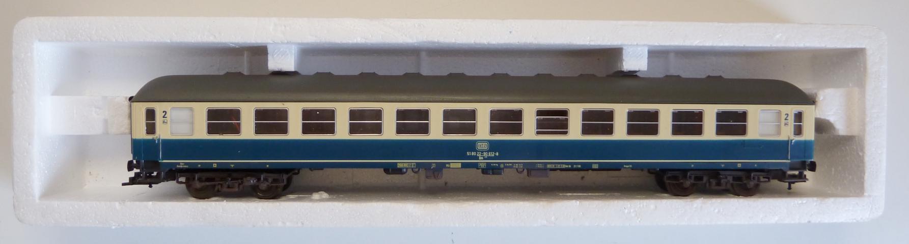 Roco gebruikt materiaal 44390 DB sneltreinrijtuig 2e klasse, oceaanblauw/beige, lengte 1:100, in goede staat, in doos