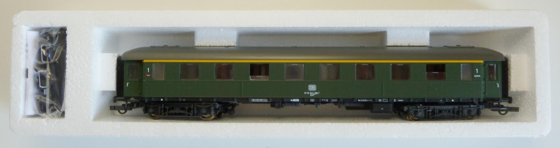 Roco gebruikt materiaal 44554 DB Eilzugwagen 1e klasse, Ep. IV, in goede staat, in doos