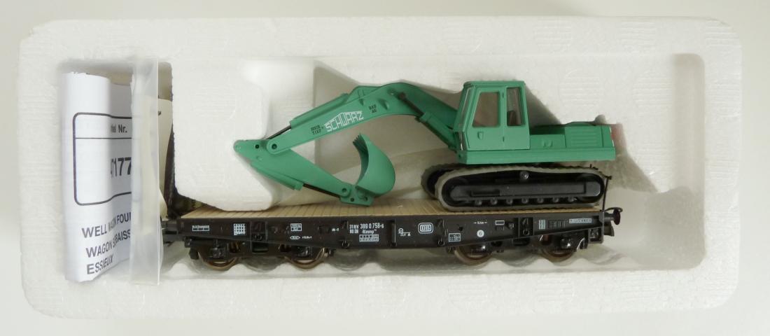 Roco gebruikt materiaal 47177 Schwerlastwagen DB mit Baggernieuw in doos