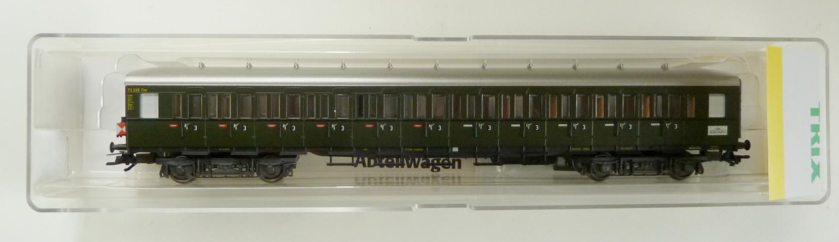 Trix gebruikt materiaal 23320 Abteilwagen 3. Klasse C4i-33 mit Schlusslicht nieuw in doos