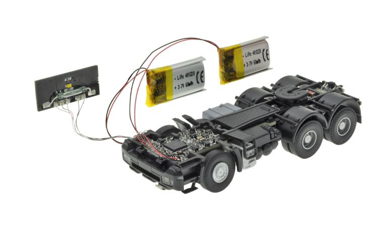 Viessmann 8409 H0 MB Actros 3-achs Fahrwerk, Basis