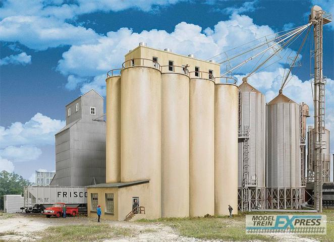 Walthers 2942 1/87 MODERN GRAIN HEAD HOUSE WITH SILOS 933-2942